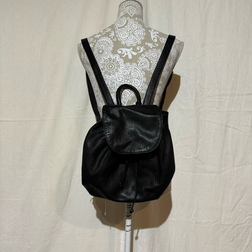 Vintage Nine West // black pebbled leather flap small backpack